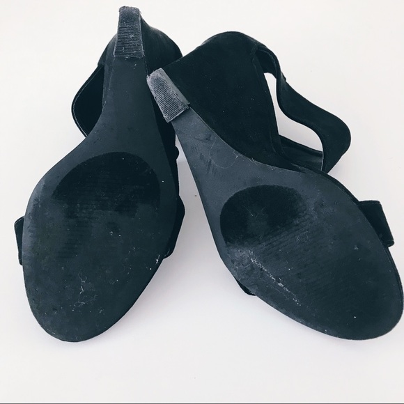 Vamp Strap Chic Sleek Wedge - Picture 5 of 5